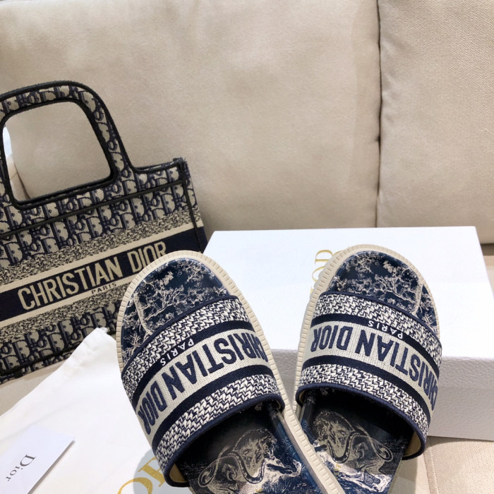 DR SLIPPERS