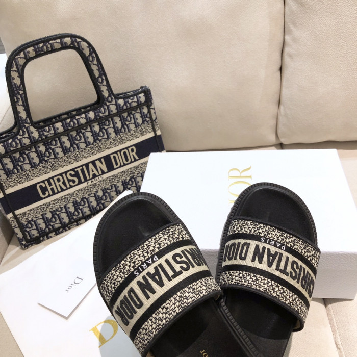 DR SLIPPERS