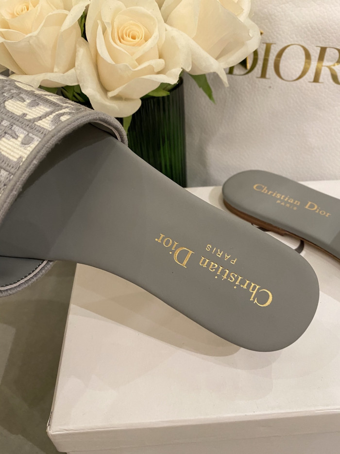 DR SLIPPERS