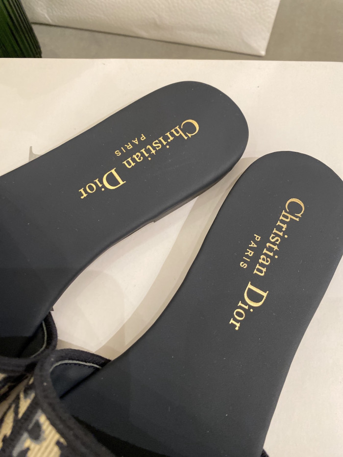 DR SLIPPERS