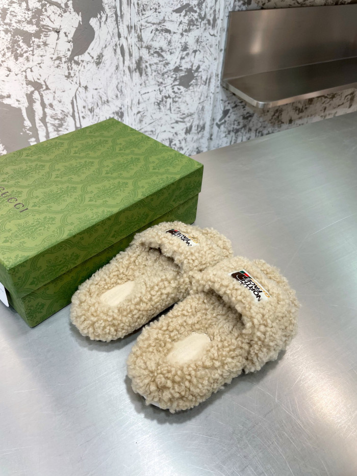 GUCC SLIPPERS