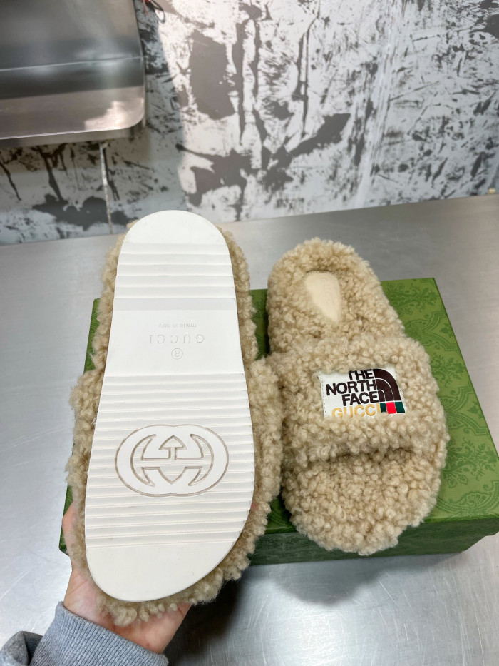 GUCC SLIPPERS