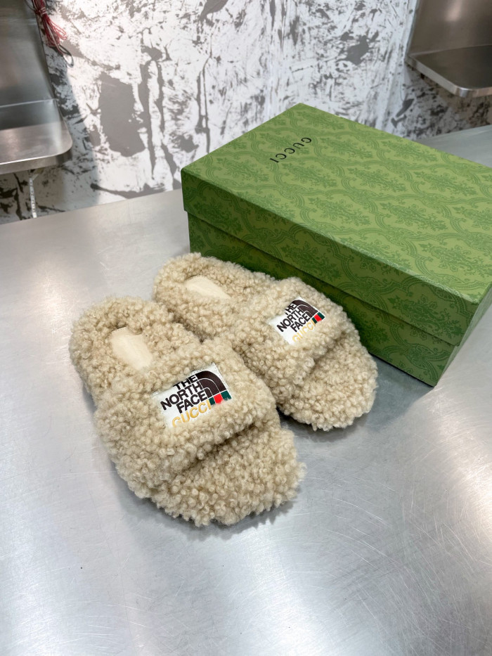 GUCC SLIPPERS