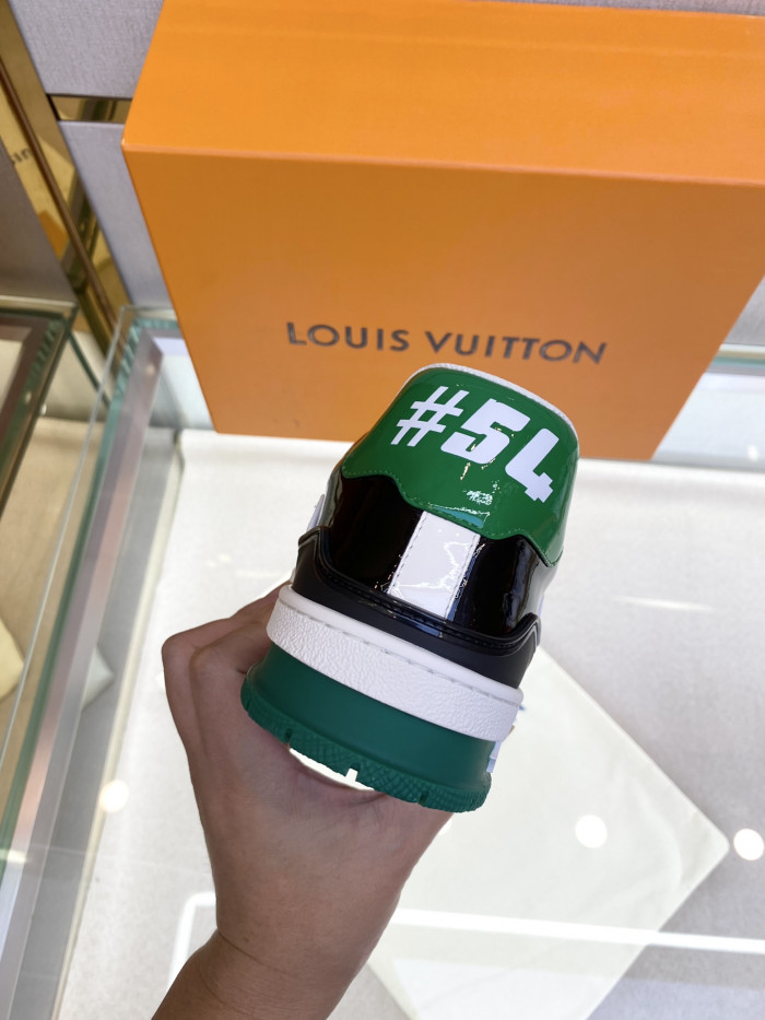 LV TRAINER SNEAKER LOW