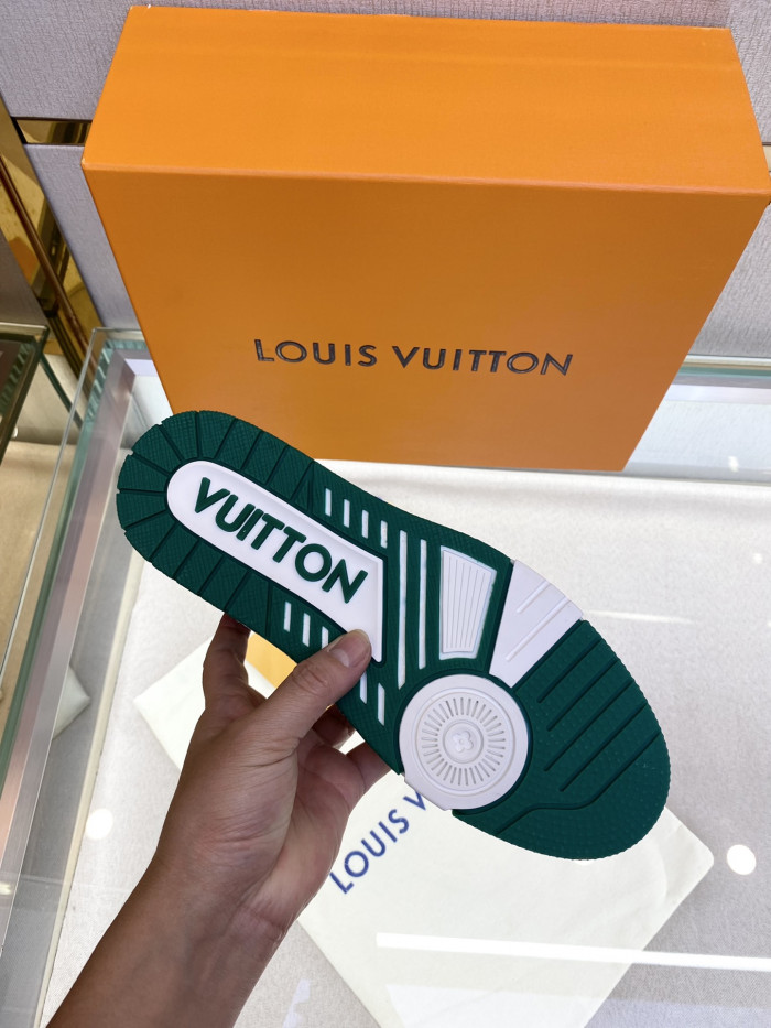LV TRAINER SNEAKER LOW