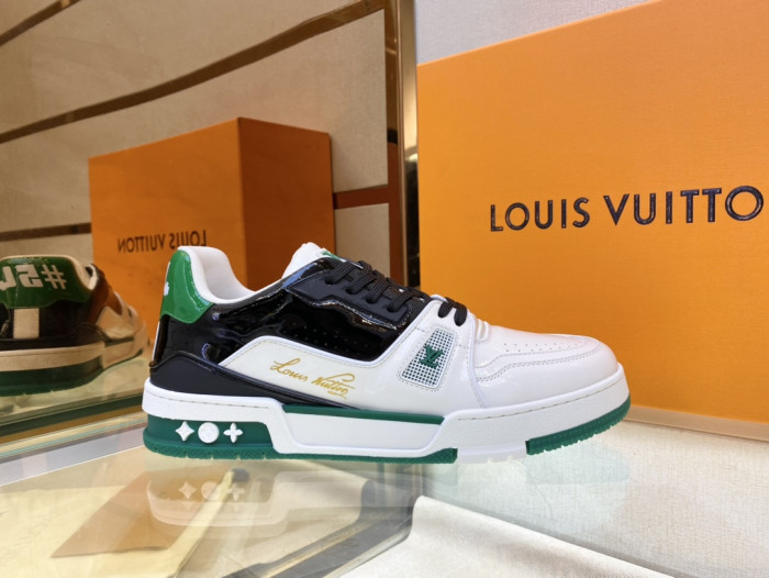 LV TRAINER SNEAKER LOW