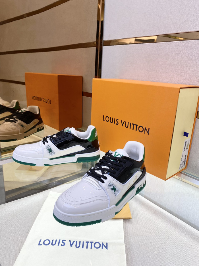 LV TRAINER SNEAKER LOW