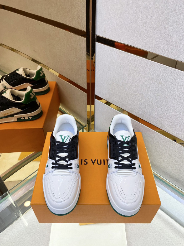 LV TRAINER SNEAKER LOW