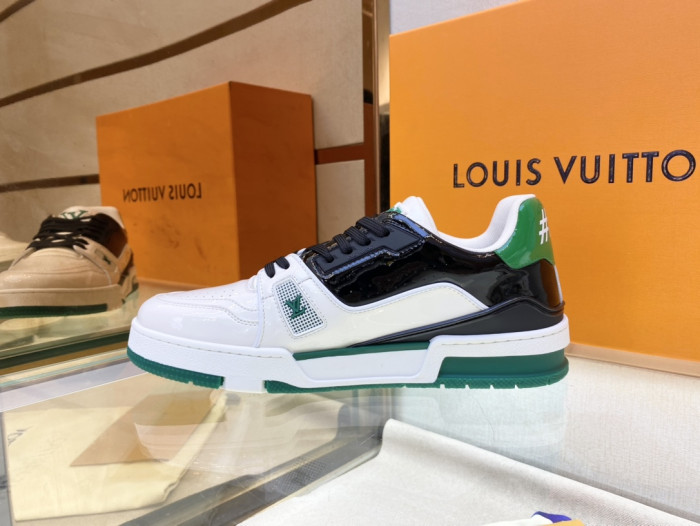 LV TRAINER SNEAKER LOW