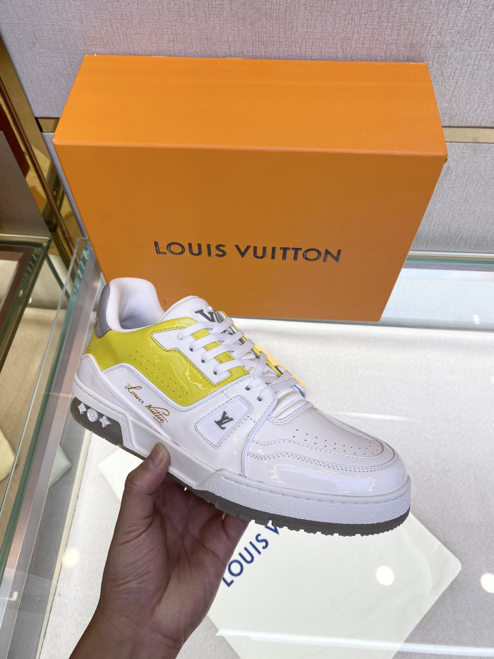 LV TRAINER SNEAKER LOW