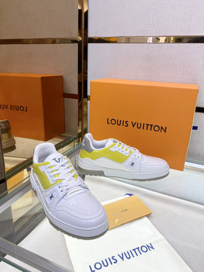 LV TRAINER SNEAKER LOW