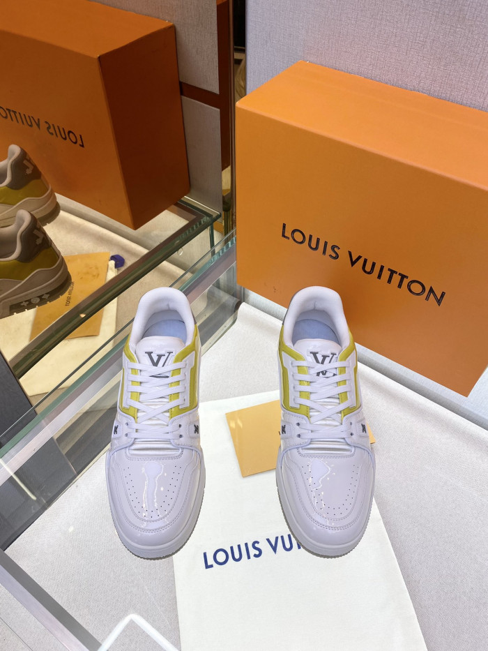 LV TRAINER SNEAKER LOW