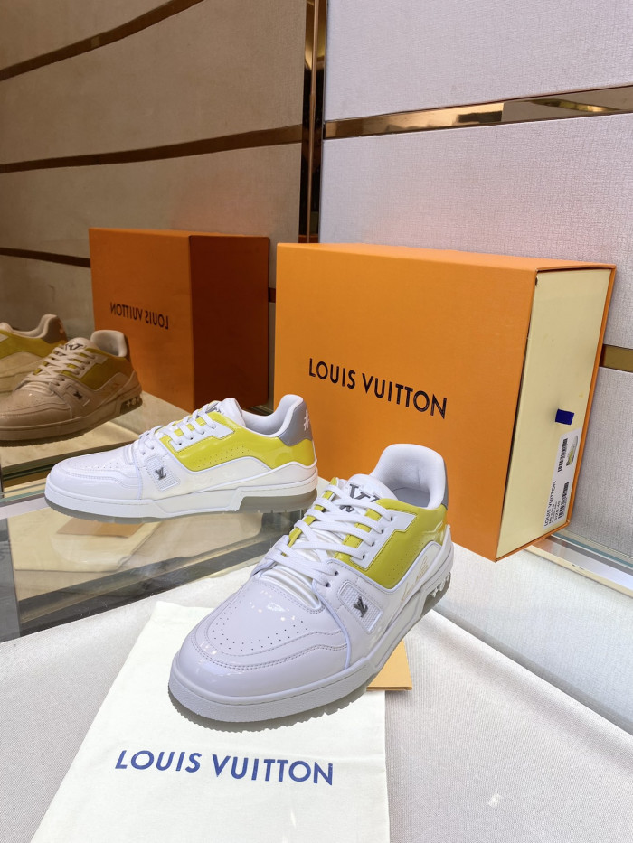 LV TRAINER SNEAKER LOW