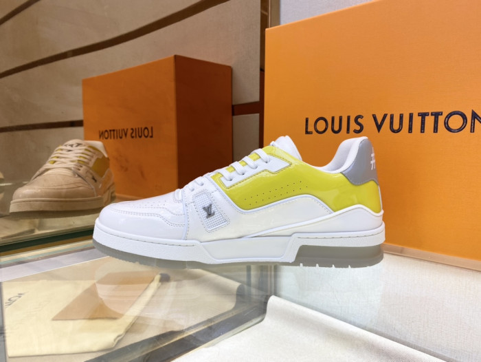 LV TRAINER SNEAKER LOW