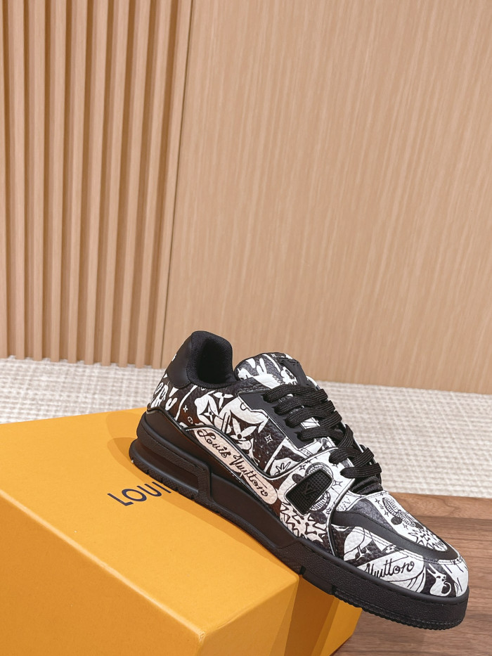 LV TRAINER SNEAKER