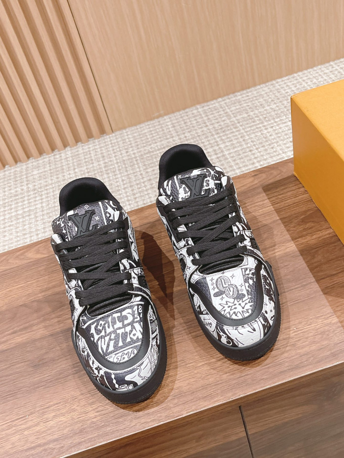 LV TRAINER SNEAKER