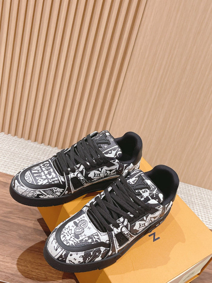 LV TRAINER SNEAKER
