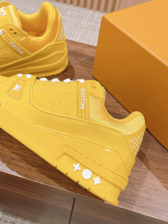LV TRAINER SNEAKER