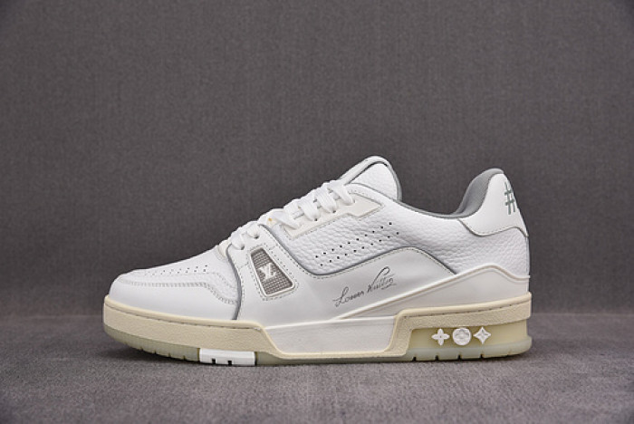 LV TRAINER SNEAKER LOW