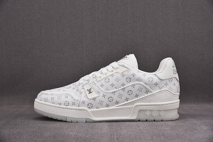 LV TRAINER SNEAKER LOW